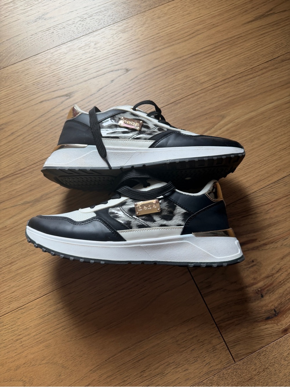 bebe Black, White & Gold Leopard Accent Athletic Sneakers like new 8.5
